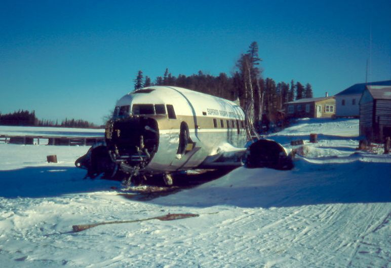 DC-3 Wunnunmin Lake 1980.jpg