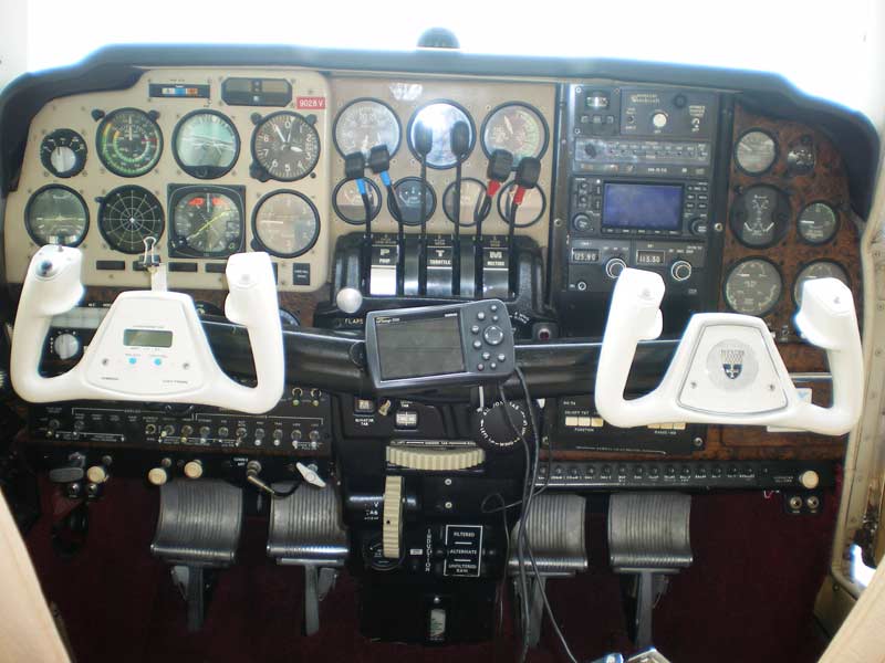 lg-Cockpit3.jpg