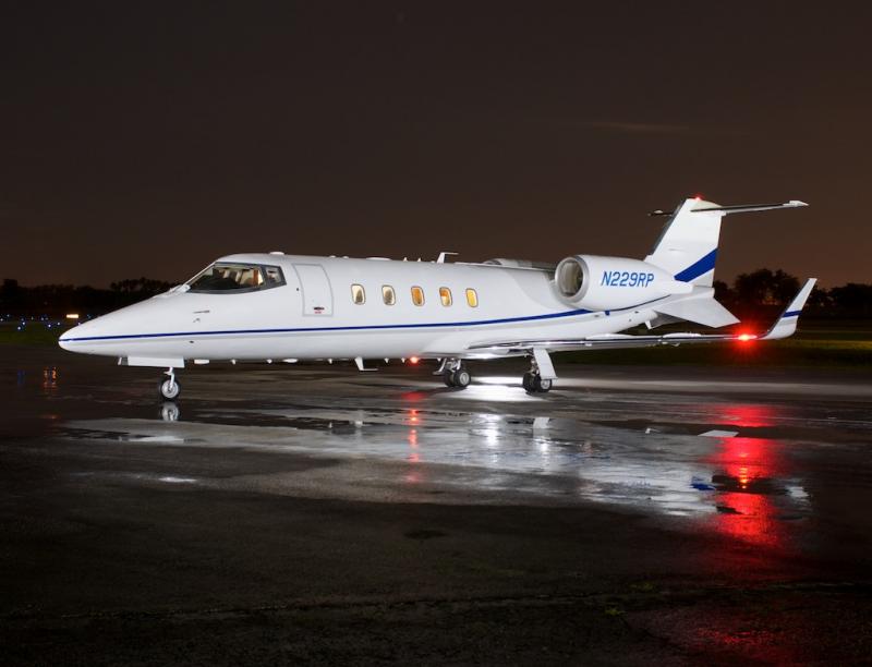 Learjet 60XR-320 N229RP 1.jpg