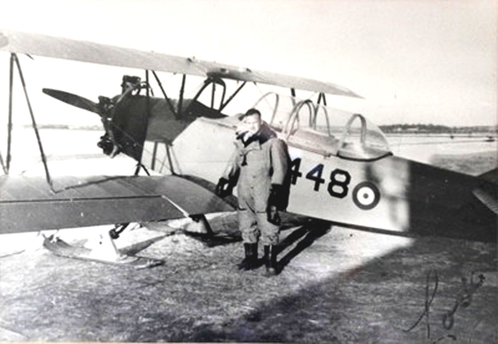 Finch 4448.jpg